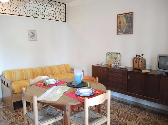2 Bedrooms Apartment with garden view