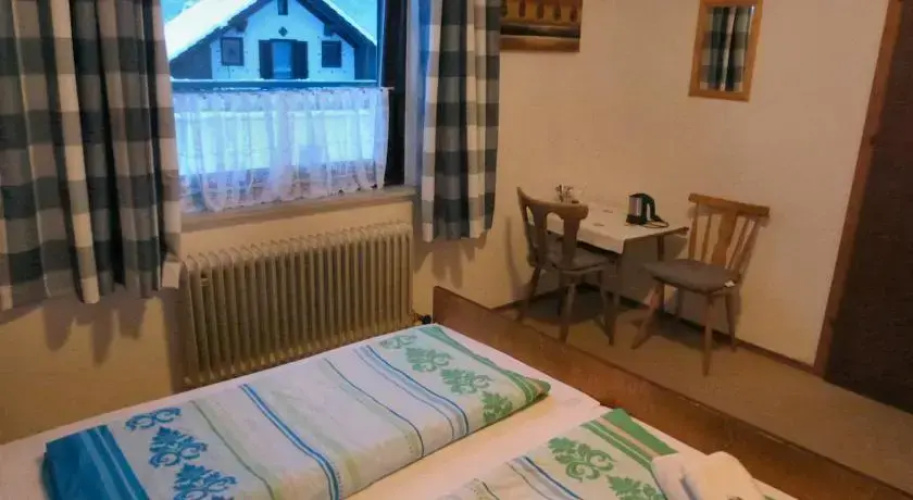 Haus Tapestry