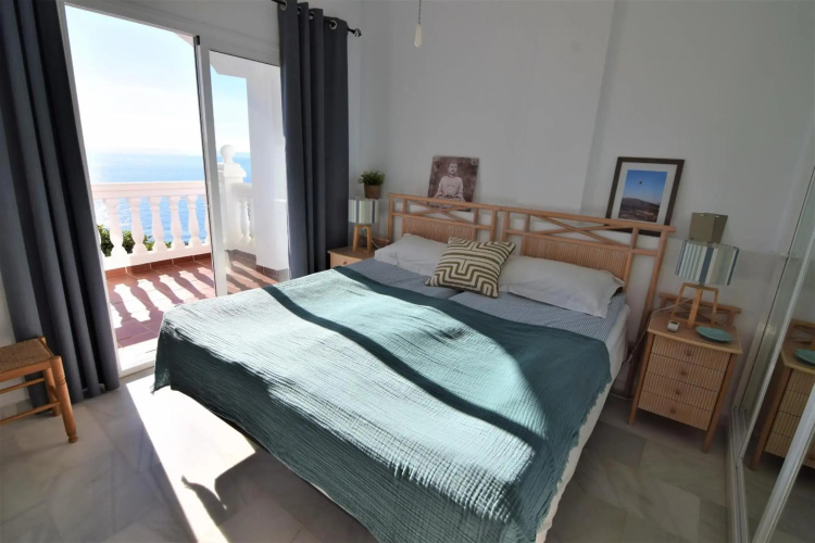Ladera Panorama 2