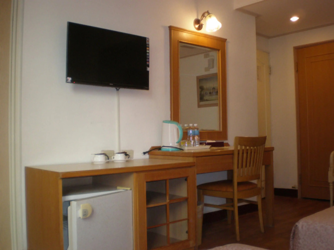 Riverside Hotel