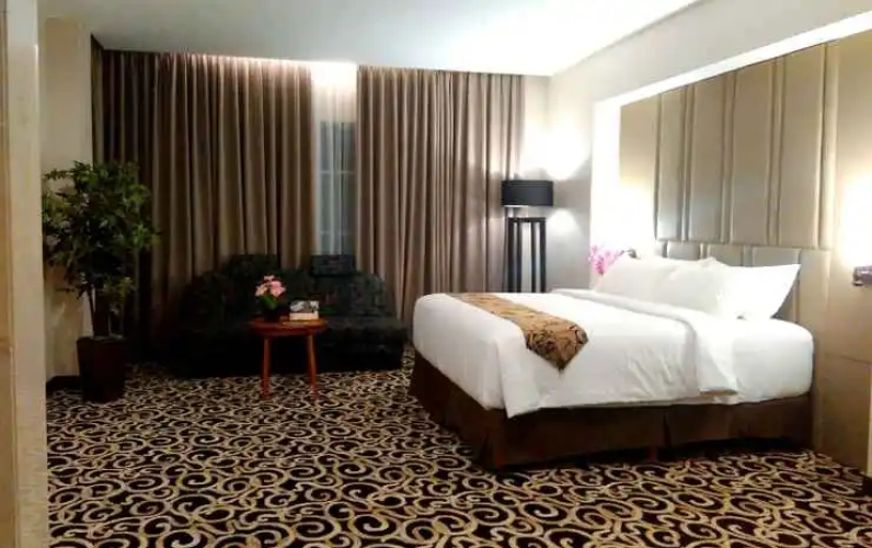 Grand Royal Denai Hotel
