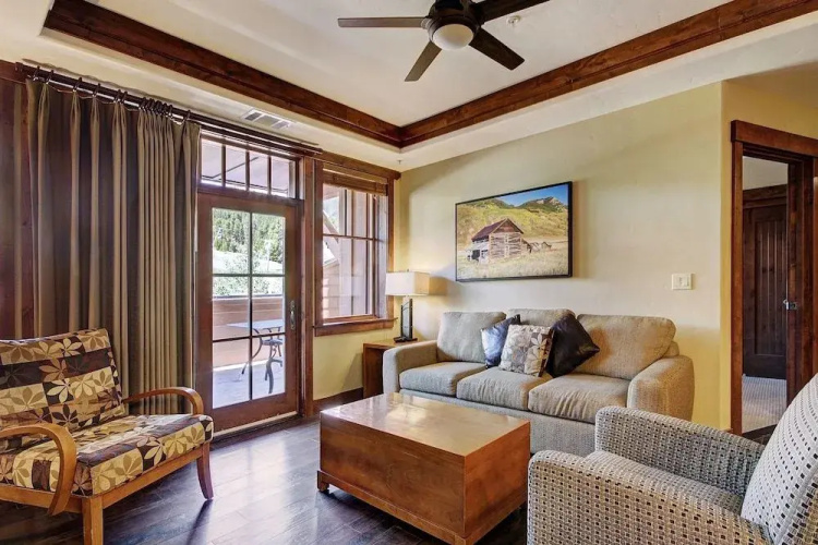 One Ski Hill Place S8211