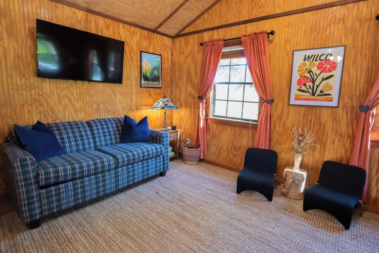 Cypress Creek Cabin Stay for 6 - Pool, Hot Tub