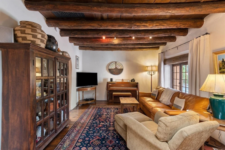 3BD Garcia Street Adobe