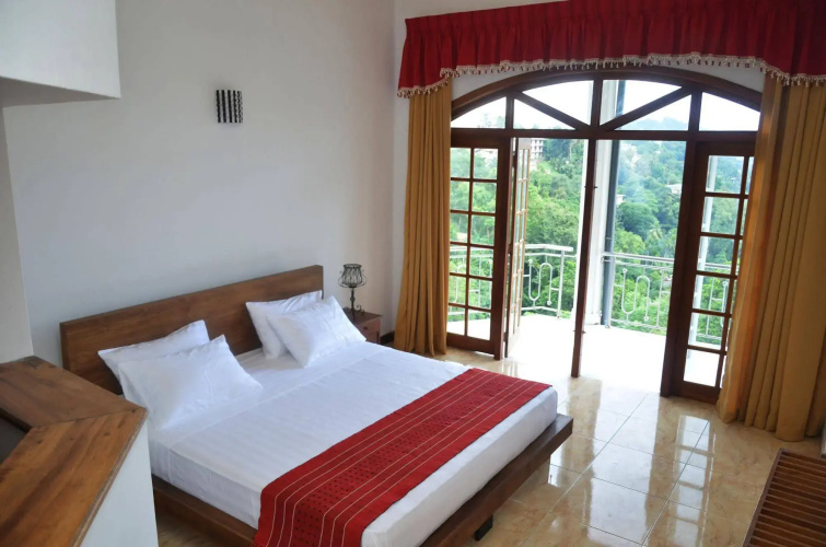 Kandyan Crown Hotel
