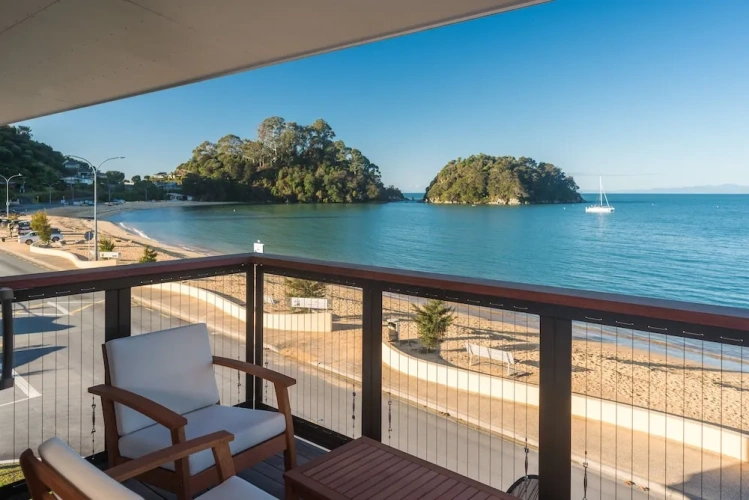 2 Bedrooms Comfort Apartment with balcony and with sea view