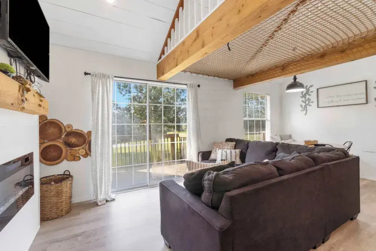 Tranquil Treehouse Loft - Golf Course Views