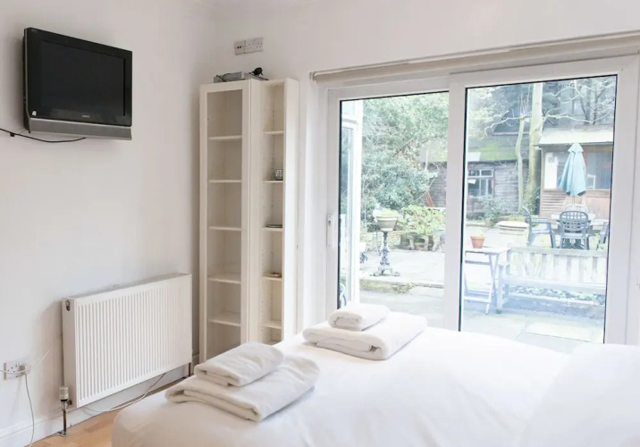 3 BR by Hampstead Heath W/terrace + Parking