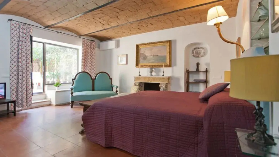 Rental in Rome Arco Ciambella Loft