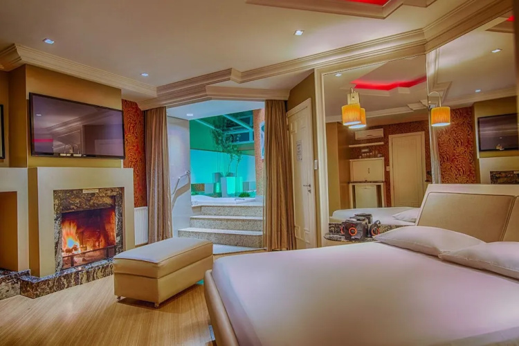 Ettus Motel