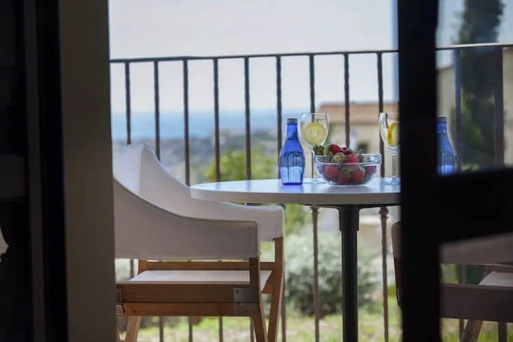 Apollo Golf Suite 1