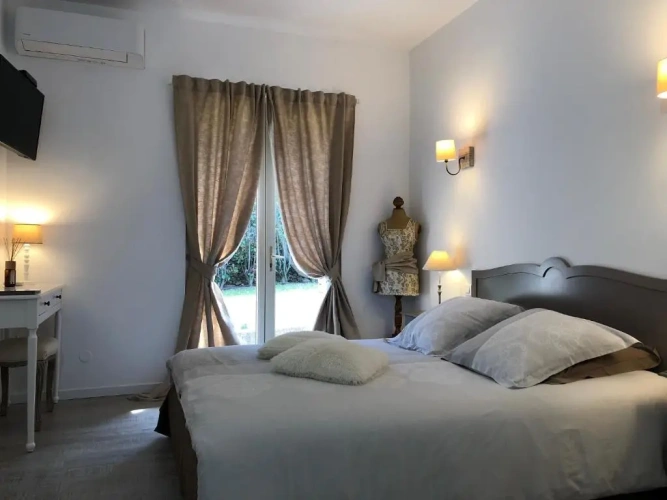 Standard Double room with garden view