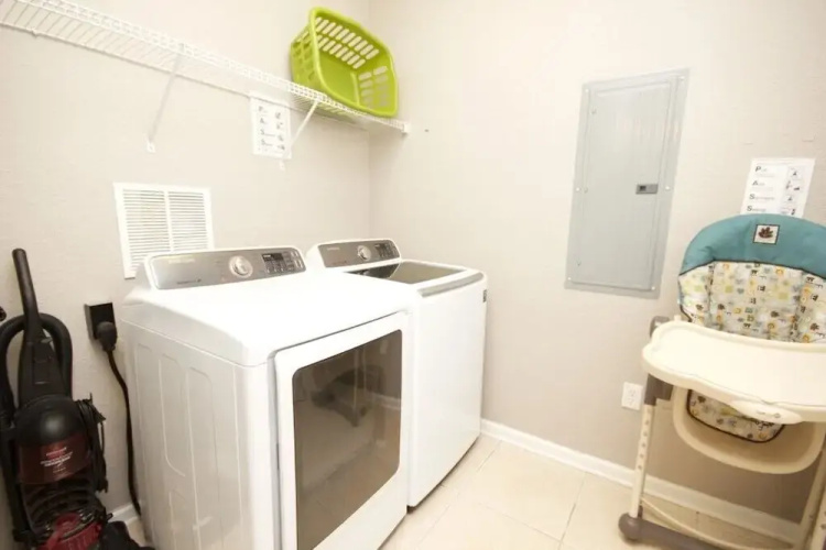 10-106 2 Bedroom Condo by RedAwning