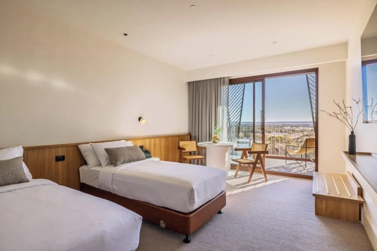 Standard Twin room with balcony