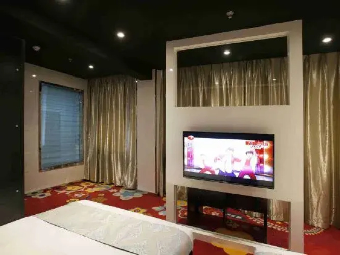 Mona Hotel