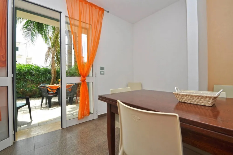 Arainn Lupiae - House for 3 Guests in Residence With Pool
