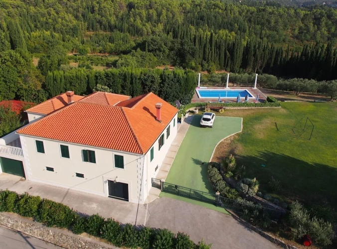 3 Bedrooms Villa