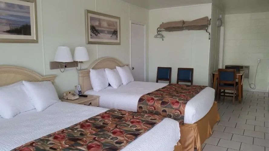 Deluxe Quadruple room with pool view