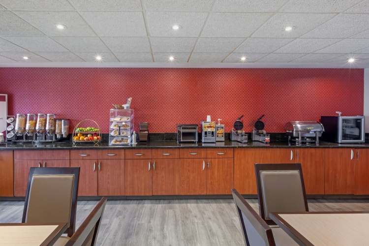 Best Western Plus Burlington Inn & Suites photo 33
