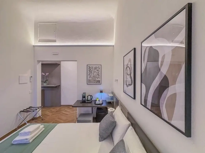 Deluxe Double room with courtyard view