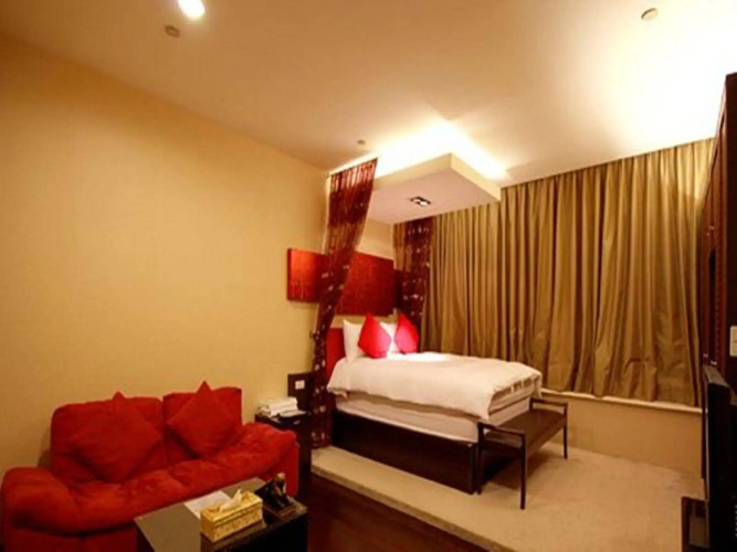 85 Eagle Hotel