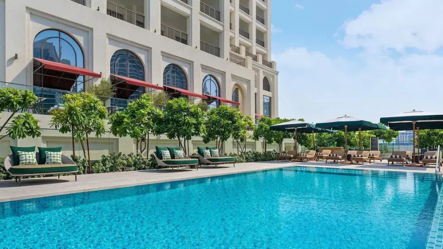 Chic 2 BR in Vida Residences Canal View