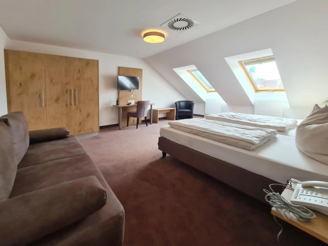 Hotel am Hachinger Bach by Blattl