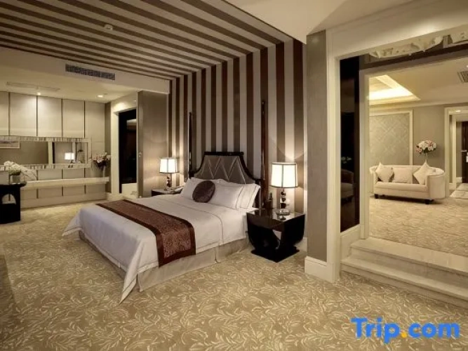 Royal Suite