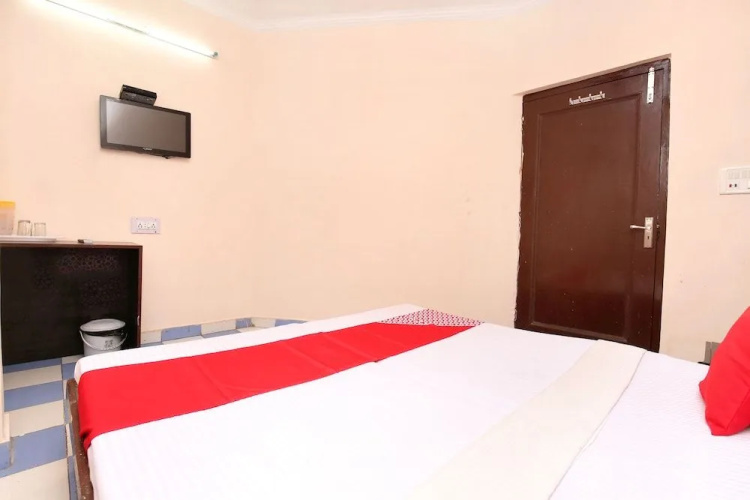 OYO 19473 Rr Residency