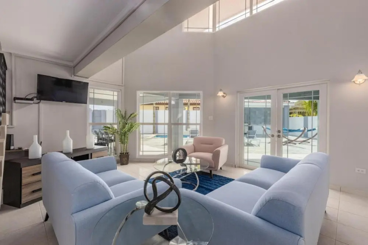 4BR 4BA Villa w Private Pool Eagle Palm Beach
