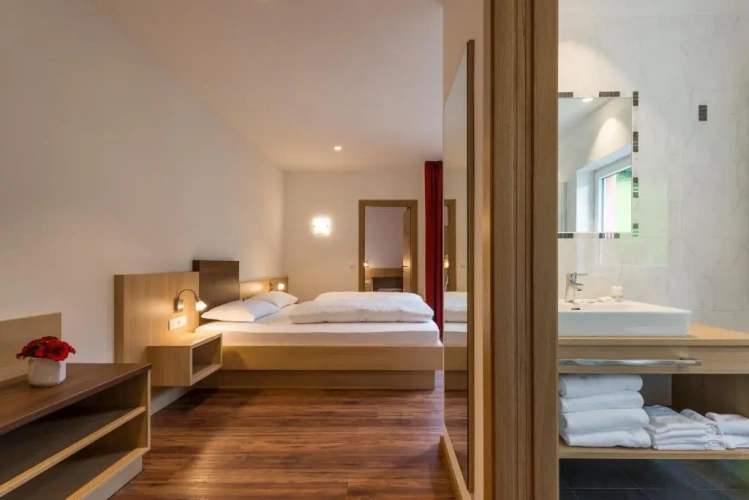 Deluxe Quadruple room