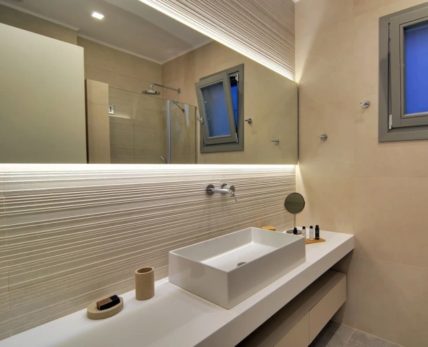 3 Bedrooms Apartment