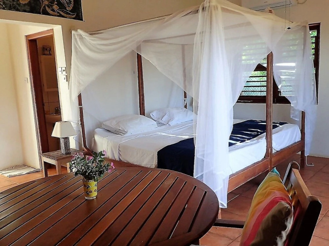 Two Bays Beach Villa Apartment and Studios