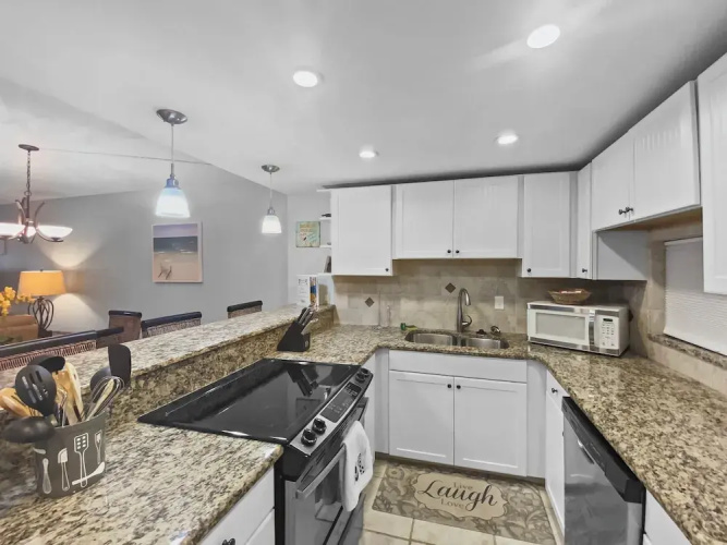 Bay Oaks - E82