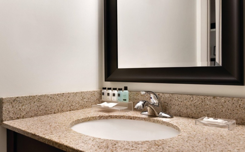 Country Inn & Suites by Radisson, Traverse City, MI photo 12