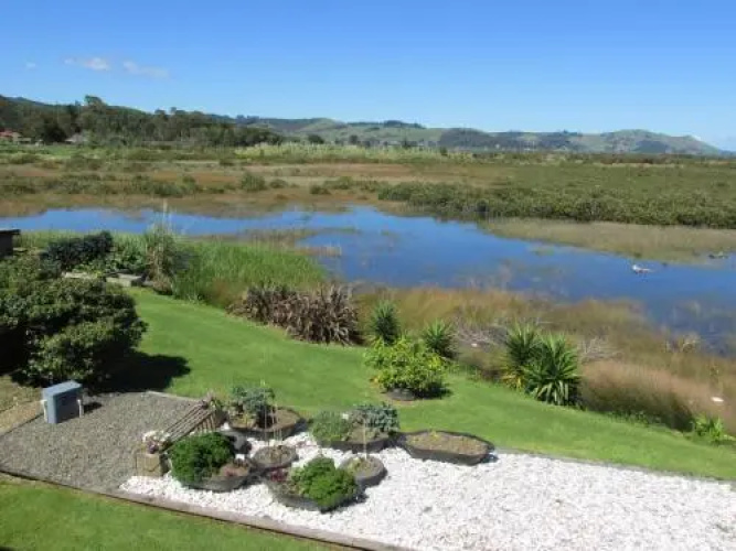 Mangrove Manor Bed & Breakfast