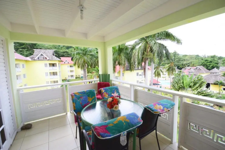Experience Sea View at Apartment 78