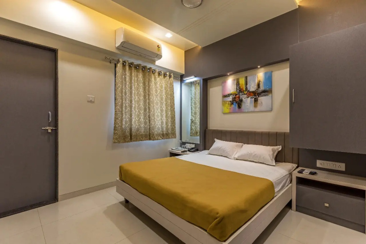 Hotel Rajlaxmi Grand