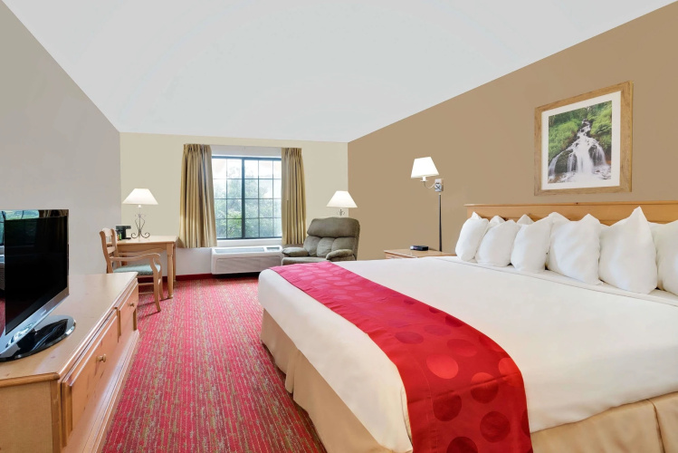 Comfort Inn & Suites Summerset - North Rapid City