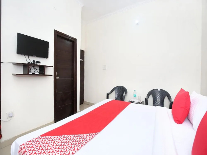 OYO 13088 Hotel Basant