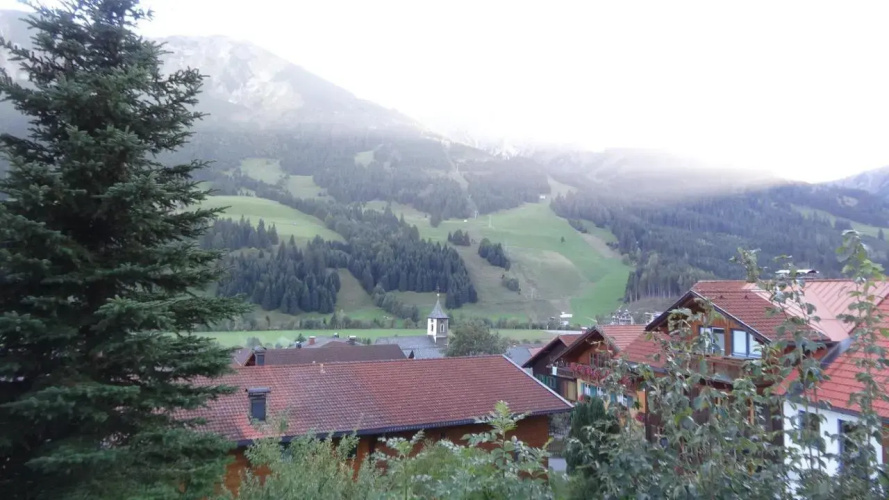 Gastehaus Almhof