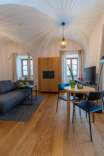 BARONHAUS Aparthotel & Suites