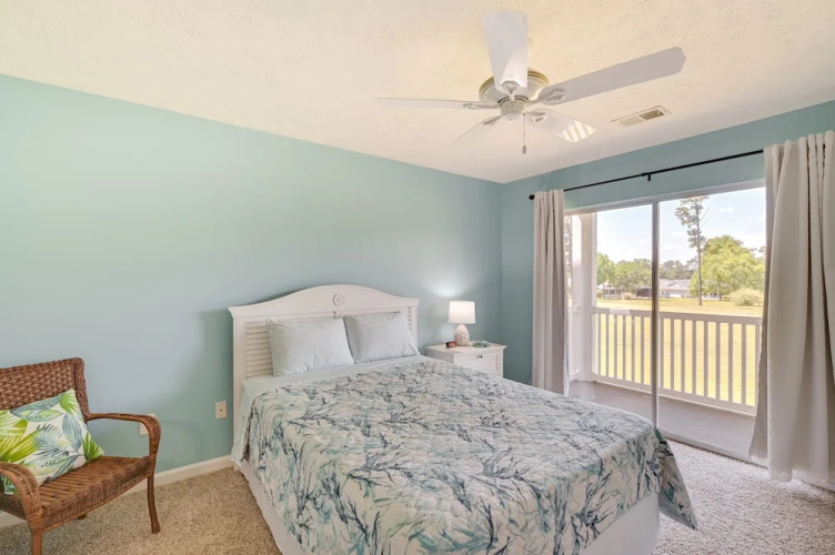 5 Mi to Beach: Myrtle Beach Condo w/ Pool Access