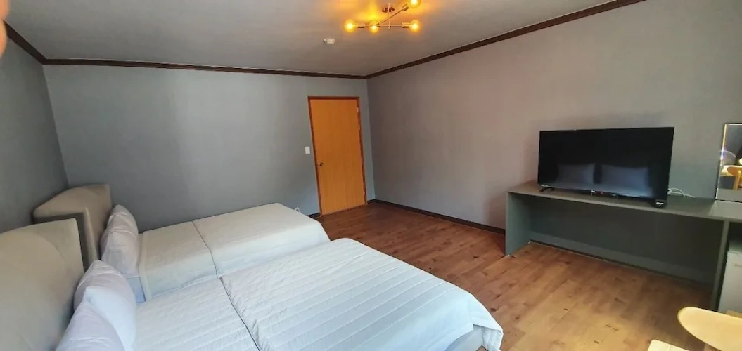 Twin Suite