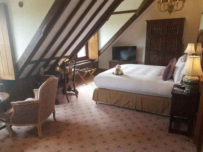 South Lodge Hotel