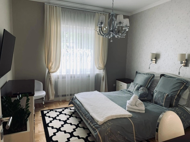Apartament z prywatnym, krytym basenem
