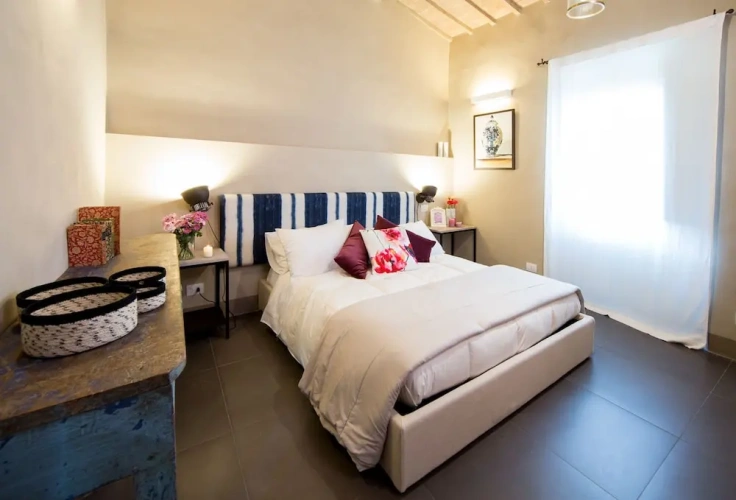 5 Bedrooms Cottage