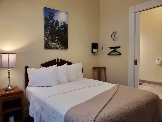 Economy room