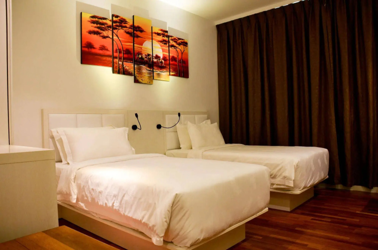 Pine Garden Hotel