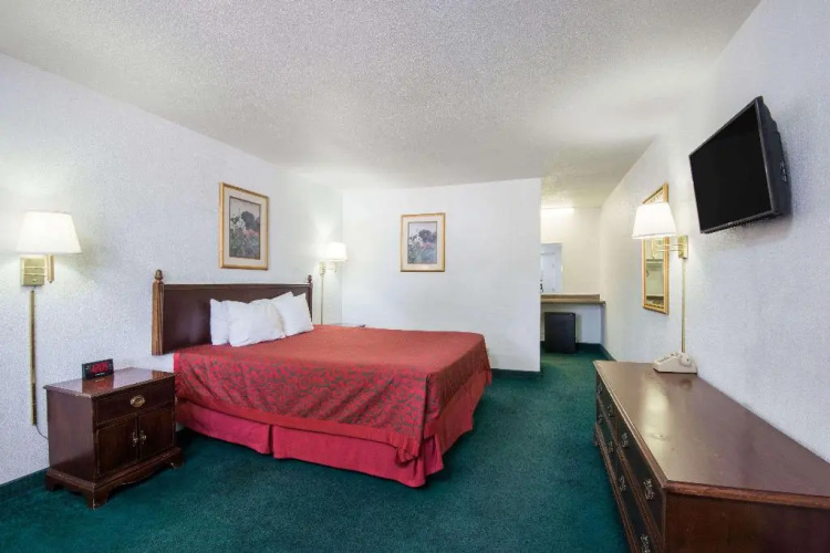 Days Inn By Wyndham Gallup
